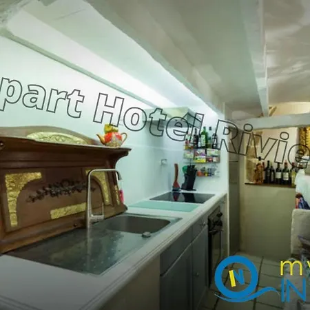 Riviera: Charming 4-room Beachside In Old Town Apartment *